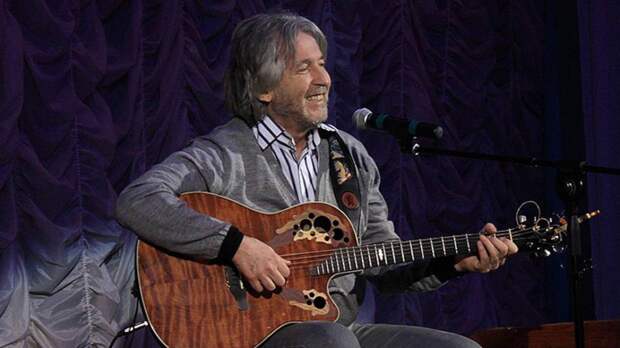 Юрий Лоза поздравил Вячеслава Малежика с юбилеем