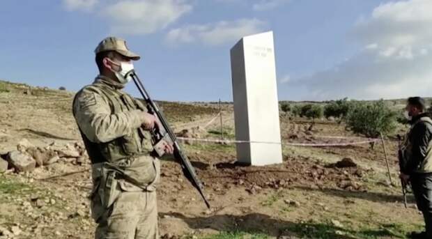 Очередной загадочный монолит обнаружен в Турции. Объект охраняют военные
