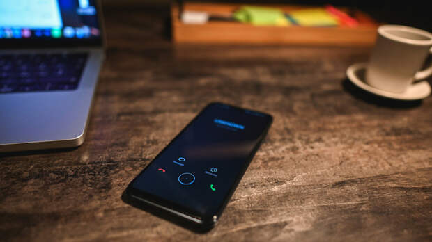 Роскачество: сотрудник вправе не отвечать на звонки коллег в нерабочее время