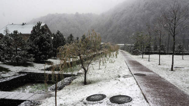 Весна отменяется: Сочи накрыл ледяной шторм