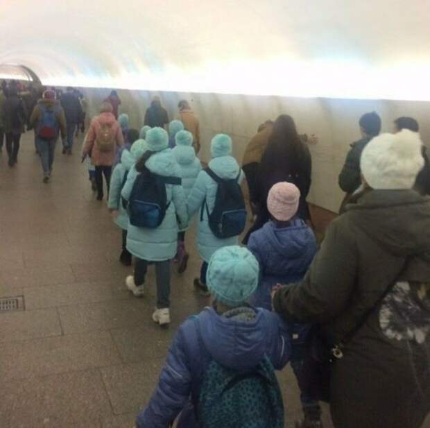 на одно лицо
