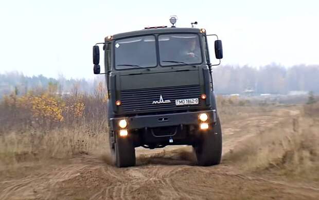 Политолог: Россия оставит Украину без белорусских военных тягачей Политолог: Россия оставит Украину без белорусских военных тягачей