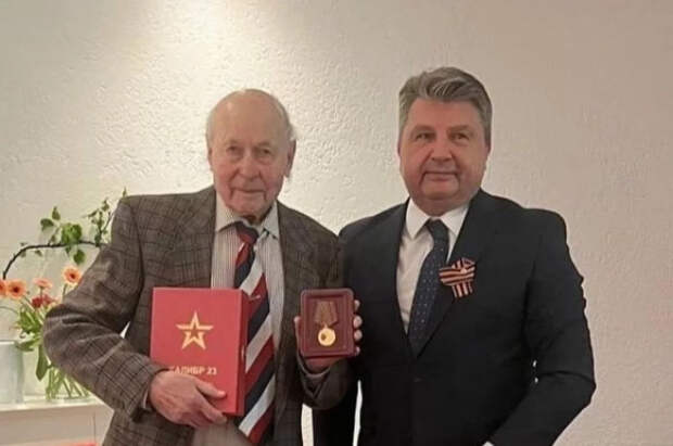 Умер автор песен Хиля и Боярского, житель блокадного Ленинграда Мерлин