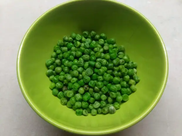 Овощной суп с зеленым горошком и стручковой фасолью