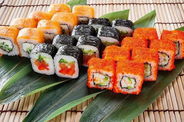 Роллы состоят из большого количества дорогих компонентов. / Фото: ppfood.ru