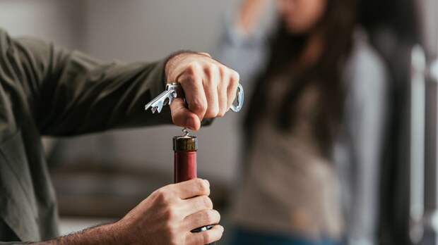 Раскрыты возникающие до проблем со здоровьем признаки алкоголизма