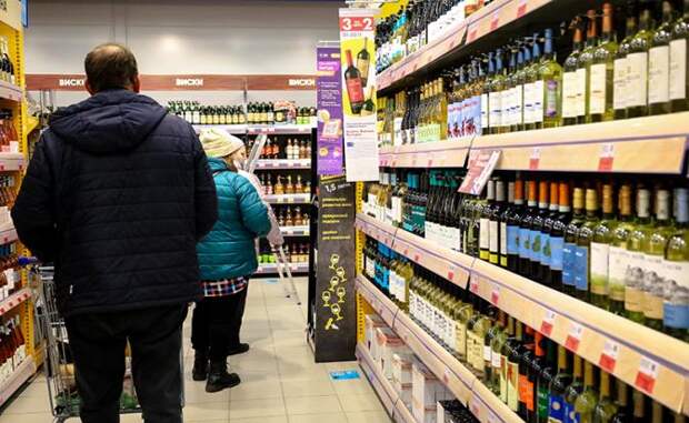 Россия стала меньше пить. Денег уже и на водку не хватает?