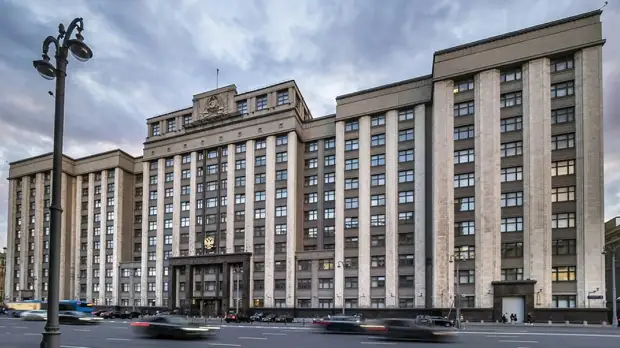 В России предложили установить минимальную планку зарплат бюджетников