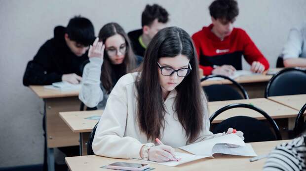 Психолог Маннанова рассказала, как поддержать подростка в период ОГЭ и ЕГЭ