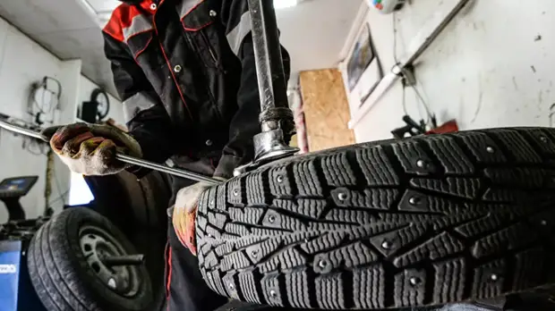Автоэксперт рассказал, как определить качественный шиномонтаж