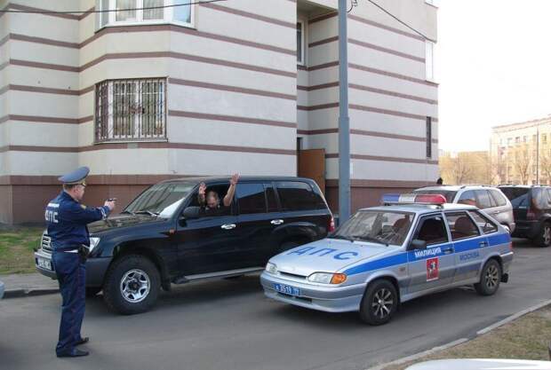 Чем дольше вор возится с машиной, тем больше вероятность, что кто-то вызовет полицию/Василий Иванов, «Юго-Восточный курьер»