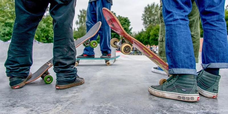 Городские парки приглашают позаниматься на турниках, брусьях и тренажерах