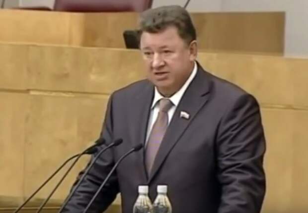 Депутат "разорвал" зал в Госдуме: "Народ нищает, а вы с жиру беситесь"