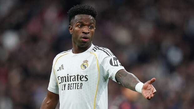 «Реал» выиграл у «Бенфики» в стыковом матче ЛЧ, Винисиус забил и пожаловался на расизм