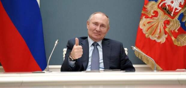 Путин ответил деду-голограмме
