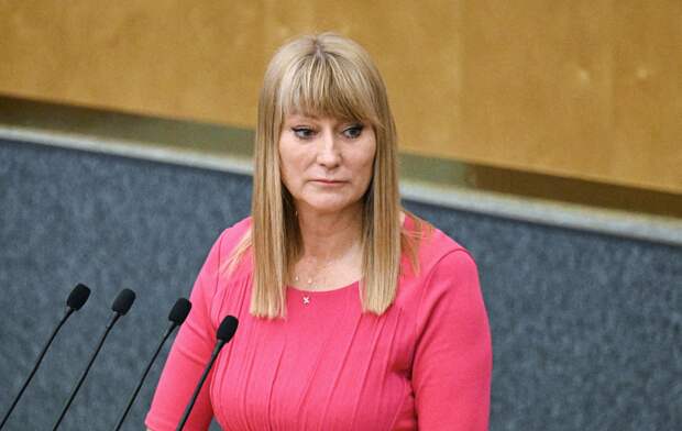 Журова призвала лишить Эстонию юниорского чемпионата мира по фигурному катанию