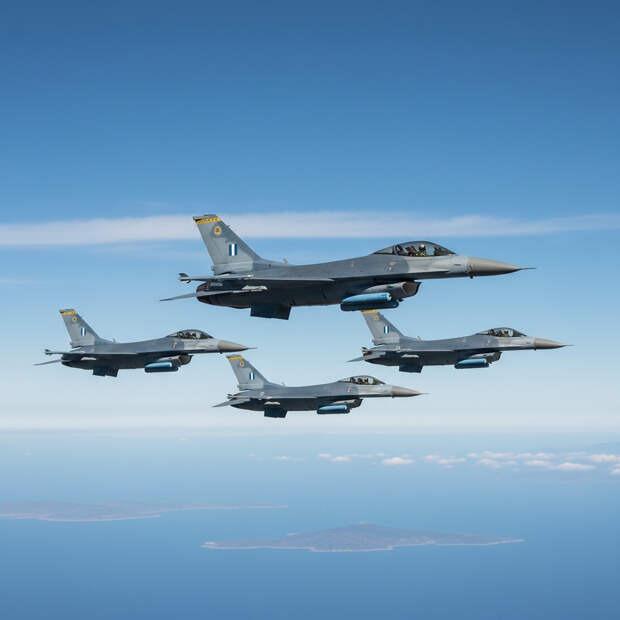 Греческие истребители перехватили два беспилотника у берегов Кипра