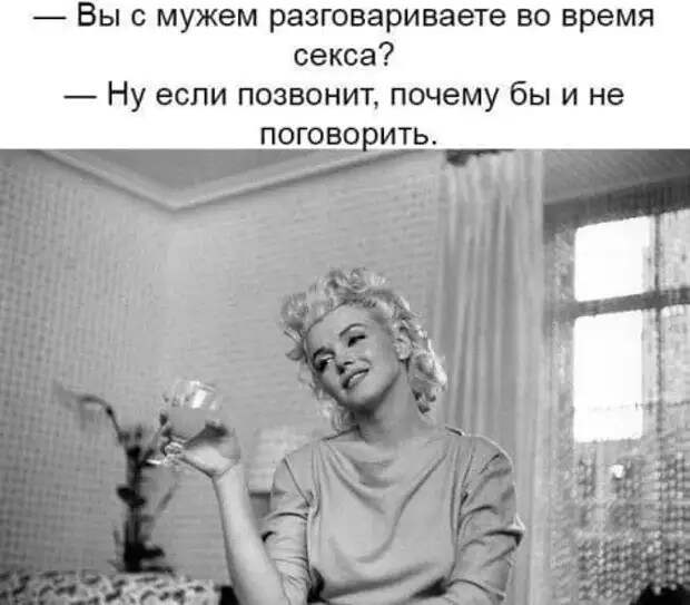 На одесском привозе: - Мадам, почему ваш гусь такой дорогой?...