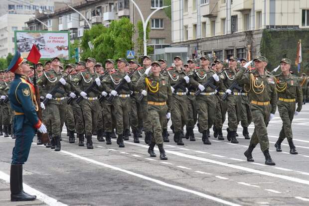 Парад Великой Победы в Донецке и Луганске 9 мая 2021 года