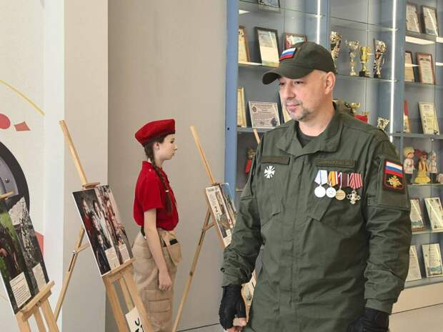 «Мой папа – герой»: в Высокогорском районе открылась фотовыставка о семьях участников СВО