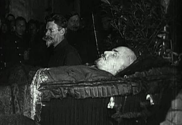 Самые странные вещи, которые происходили с телом Ленина после его смерти
