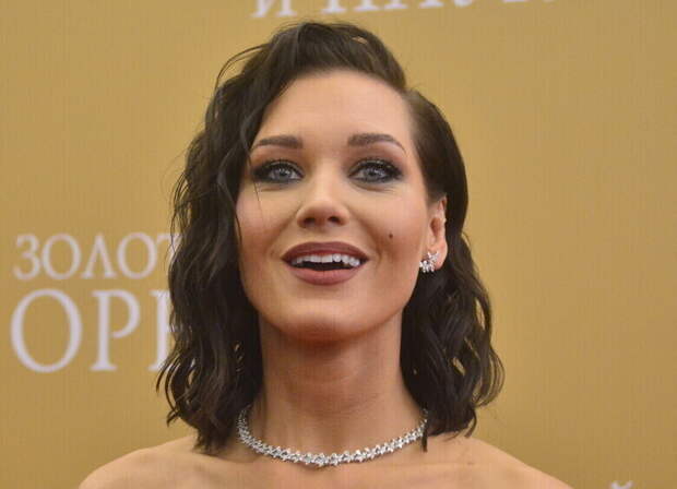 Кристина Асмус отмечает 38-летие: редкие архивные кадры звезды «Интернов»