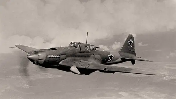 В Краснодарском крае поисковики нашли сбитый советский самолёт с останками пилота