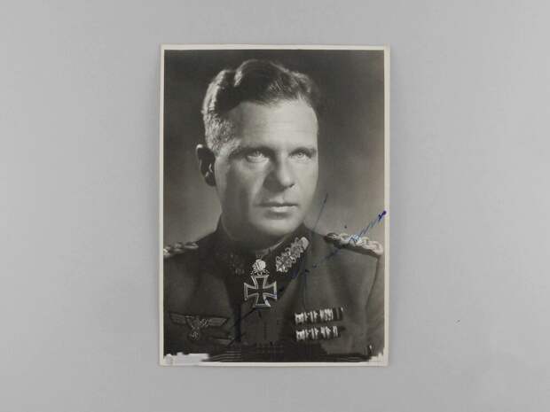 Генерал Герхард фон Шверин (источник фото: https://clck.ru/33JPnM)