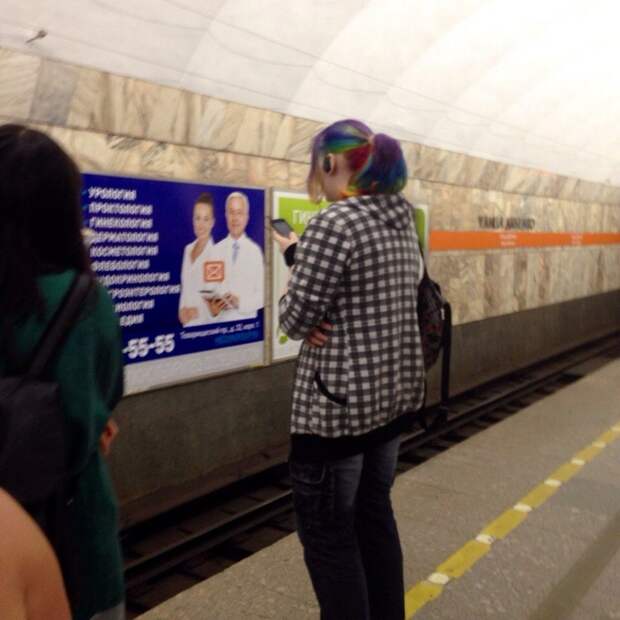 Осторожно, модники: кадры из российского метрополитена люди, метро, мода