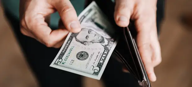 ЦБ отменяет комиссию в 12% на покупку валюты у брокеров