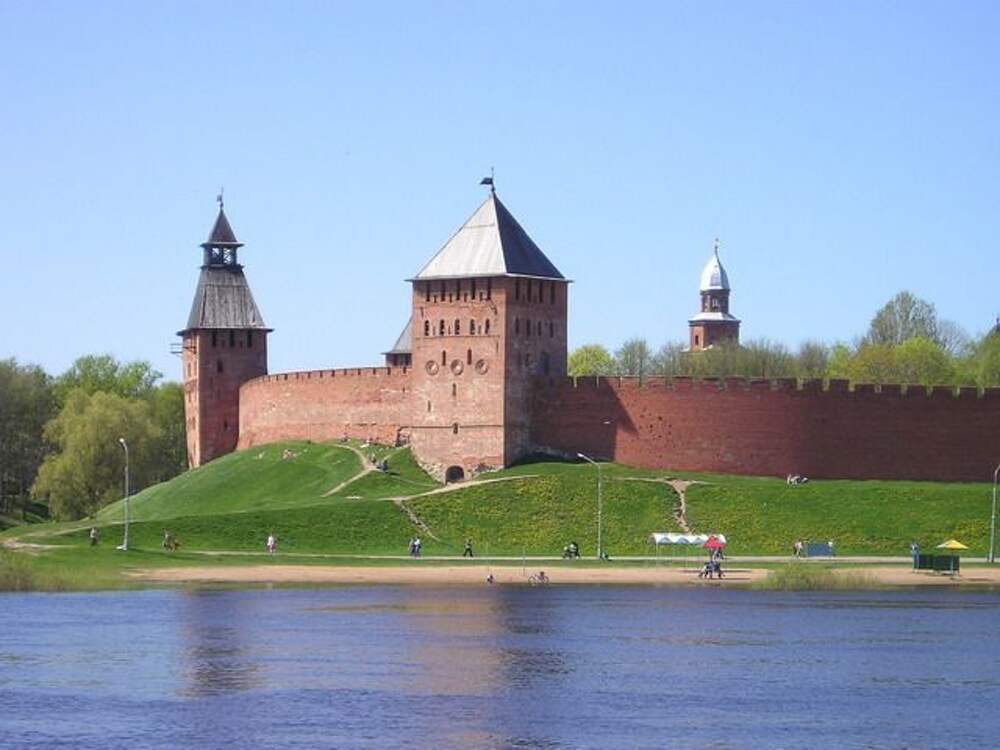 Санкт великий новгород. Исторические достопримечательности Великого Новгорода. Всемирное наследие Великий Новгород. Культурные наследия Великого Новгорода Детинец. Исторические памятники Новгорода наследия ЮНЕСКО.