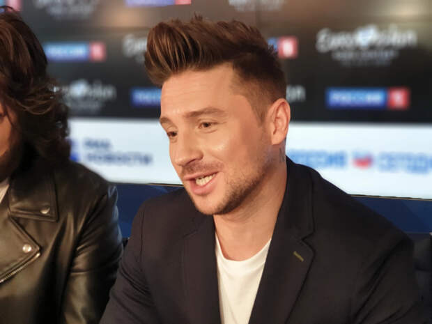 "Допускать такое опасно": Настоящей русской музыке объявили войну на ТВ. Лазарев и Бабкина вцепились в "хлебные места"