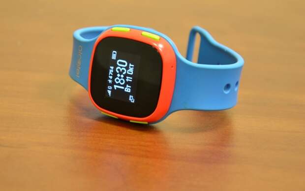 Alcatel MoveTime Track&Talk спереди