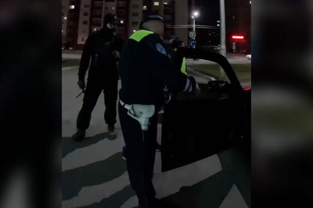В Сургуте на видео попало, как представители Русской общины наказали дрифтеров