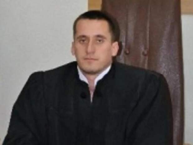 Расстрелял, отрезал половой орган и воткнул в глаз нож: кто и почему убил федерального судью Василия Ветлугина