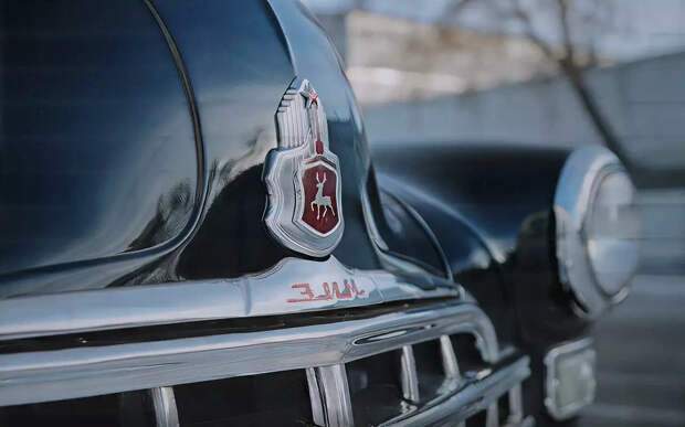 Этот ЗИМ теперь как новый — восстановили шикарную машину!