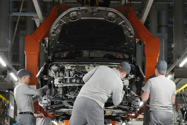 В России начали массово русифицировать комплектации автомобилей