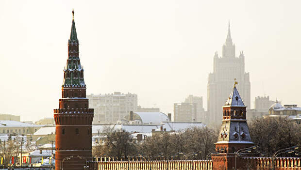 Московский Кремль и здание МИД