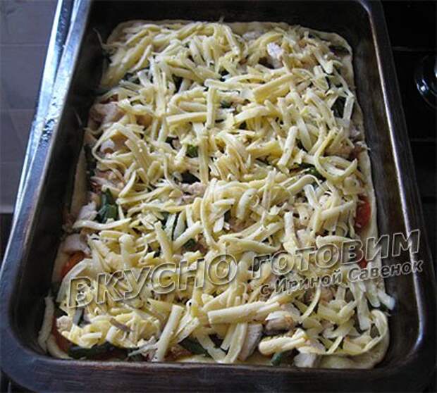 Пицца на бездрожжевом тесте с куриной грудкой - шаг 7