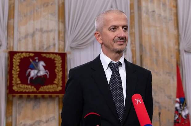 Константин Богомолов попросил освободить его от обязанностей и.о. ректора Школы-студии МХАТ