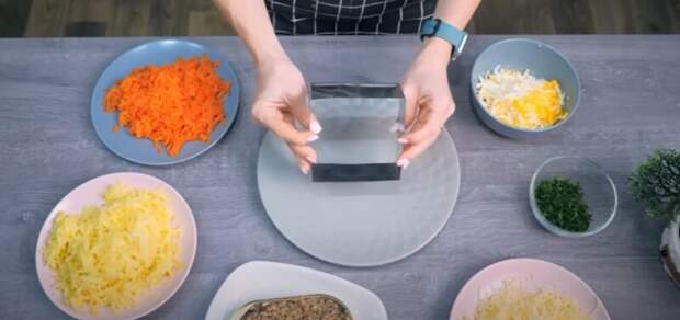 Станет фаворитом на любом праздничном столе. Салат «Океан» со шпротами