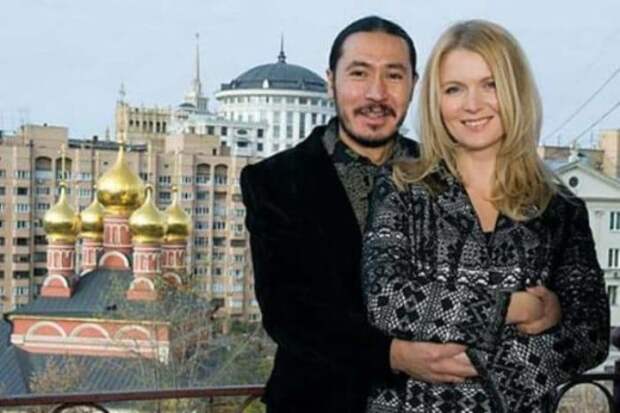 Анастасия Немоляева с мужем | Фото: zakulisi.ru