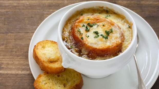 Луковый суп. Рецепт культового французского блюда
