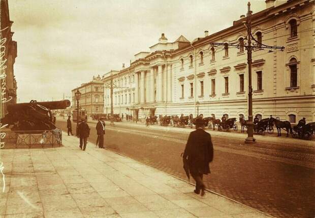 Золотая эпоха Российской Империи: как выглядел Санкт-Петербург в 1913 году