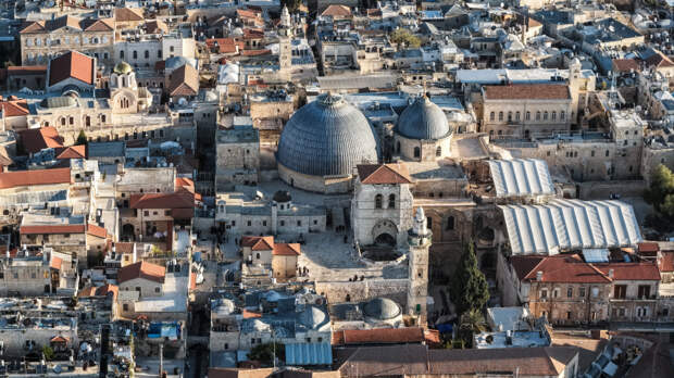 Российская делегация прибыла в Иерусалим за Благодатным огнем