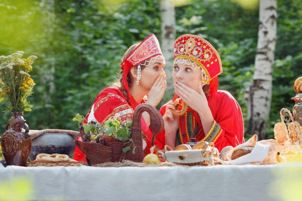 ГОВОРЯТ, В РОССИИ ЖИВУТ "ЗЛОБНЫЕ ЛЮДИ"... ВРУТ? ФОТО: OXIK_SHUTTERSTOCK