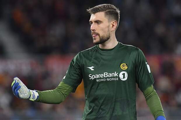Российский вратарь пропустил пять голов в первом матче после получения паспорта Норвегии