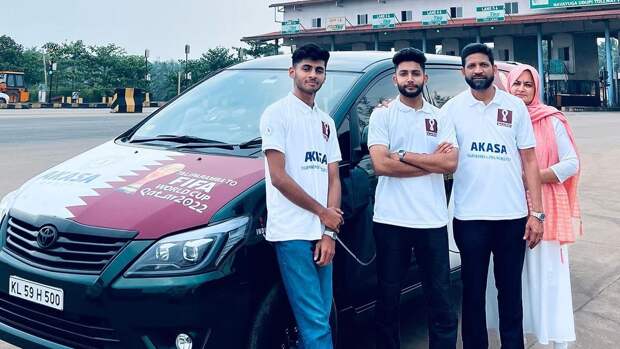 Индийская семья месяц ехала в Toyota Innova на чемпионат мира по футболу