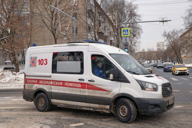 В Москве спасавшийся от пожара подросток выпрыгнул из окна восьмого этажа