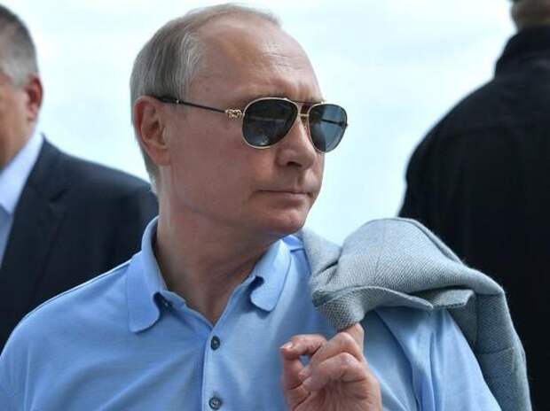 Путин собственноручно запустил четыре баллистические ракеты Путин собственноручно запустил четыре баллистические ракеты